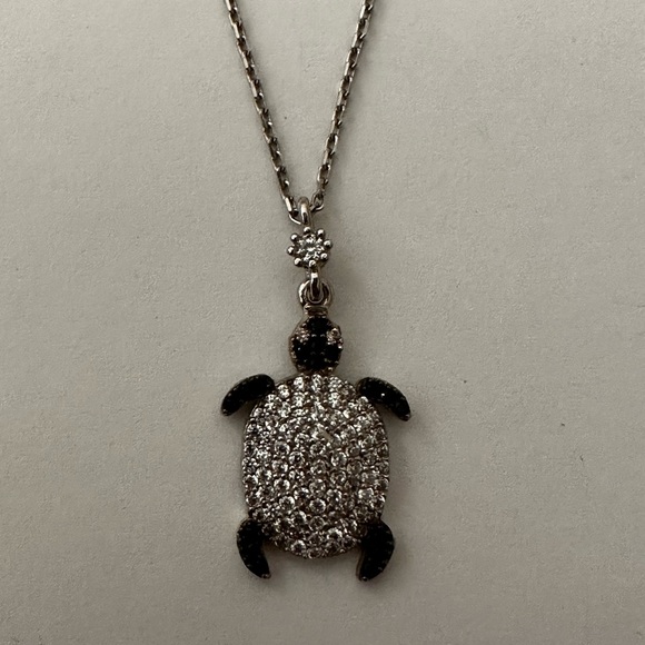 925 Silver turtle necklace  black / clear cz stones - Picture 4 of 6